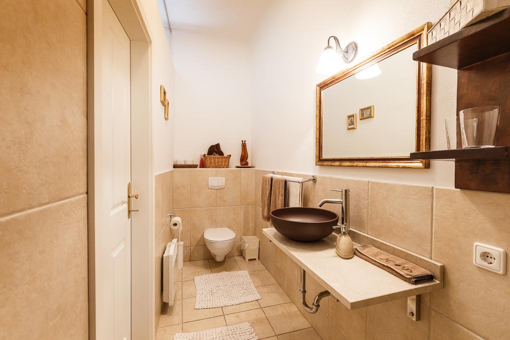Hotel Gut Zentgraf Mörbisch am See Pokój zdjęcie